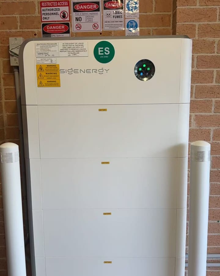 Sigenergy SigenStor — Garage stack