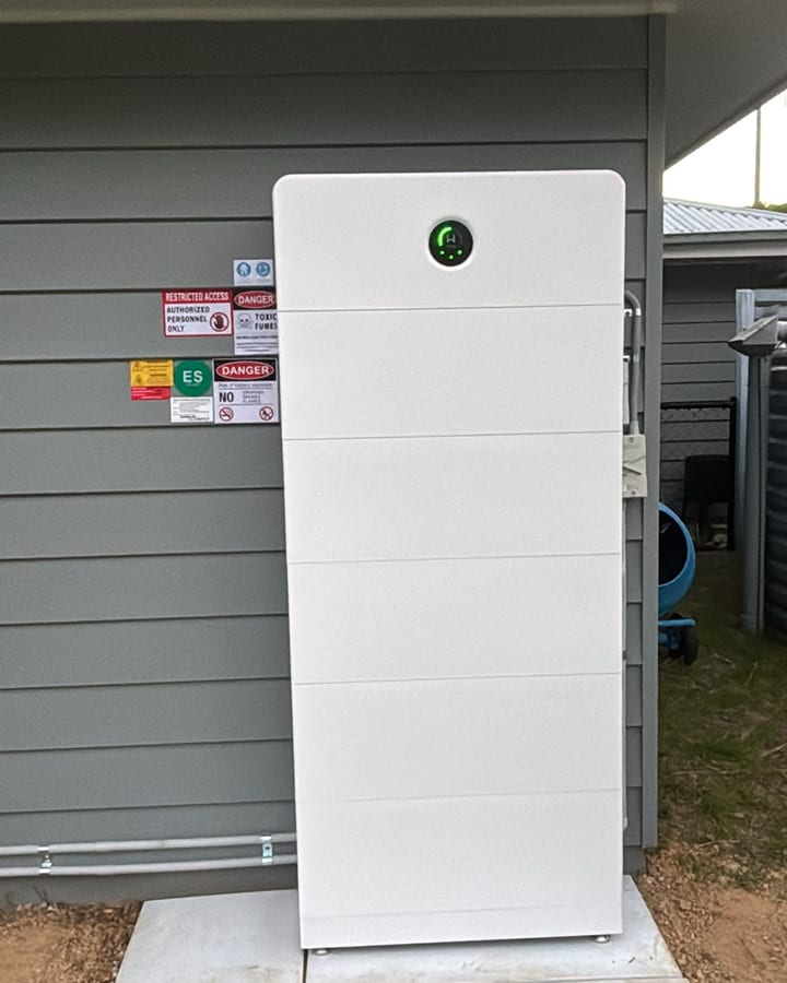 Sigenergy SigenStor — Outdoor install